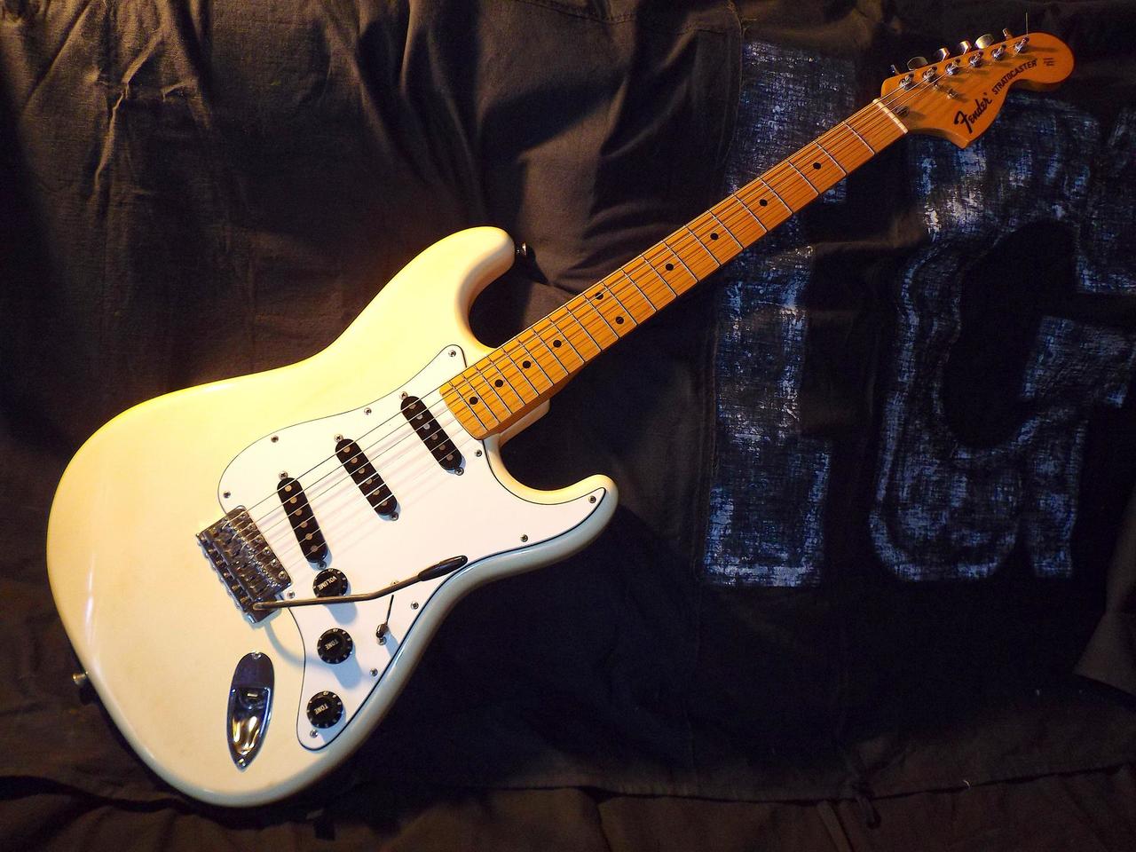 --- Prodám - Fender "Japan" Stratocaster ST 72- 70 ------