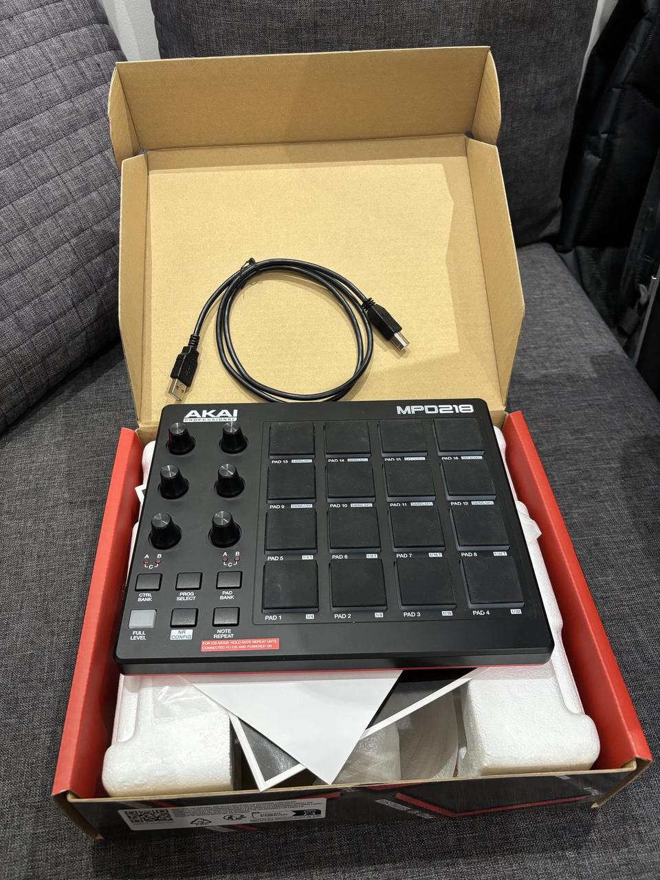 Akai MPD 218