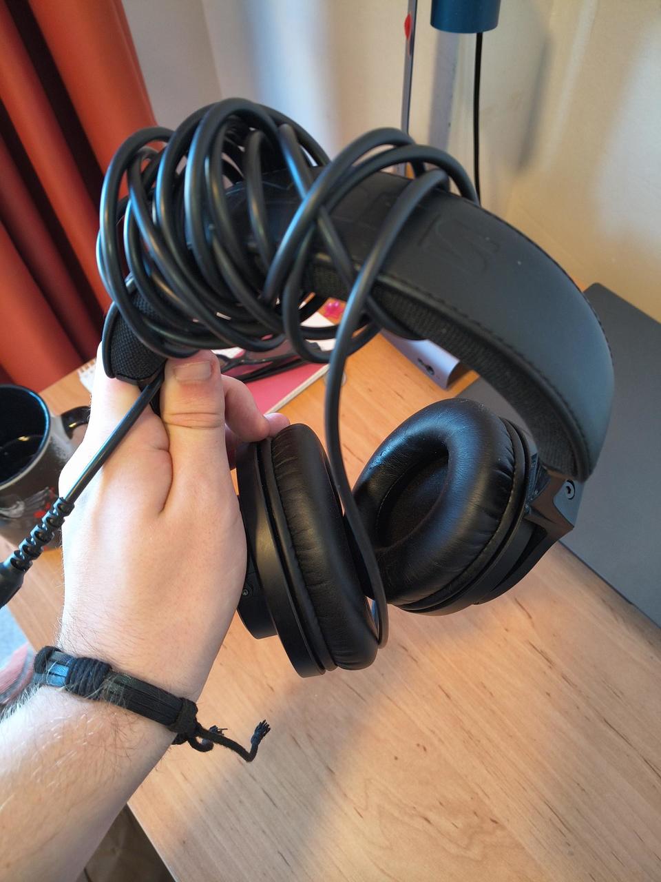 Studiová sluchátka Shure SRH440A