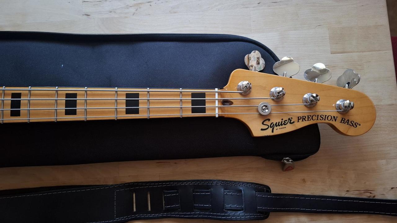 Precision Bass Fender Squier Classic Vibe 70s