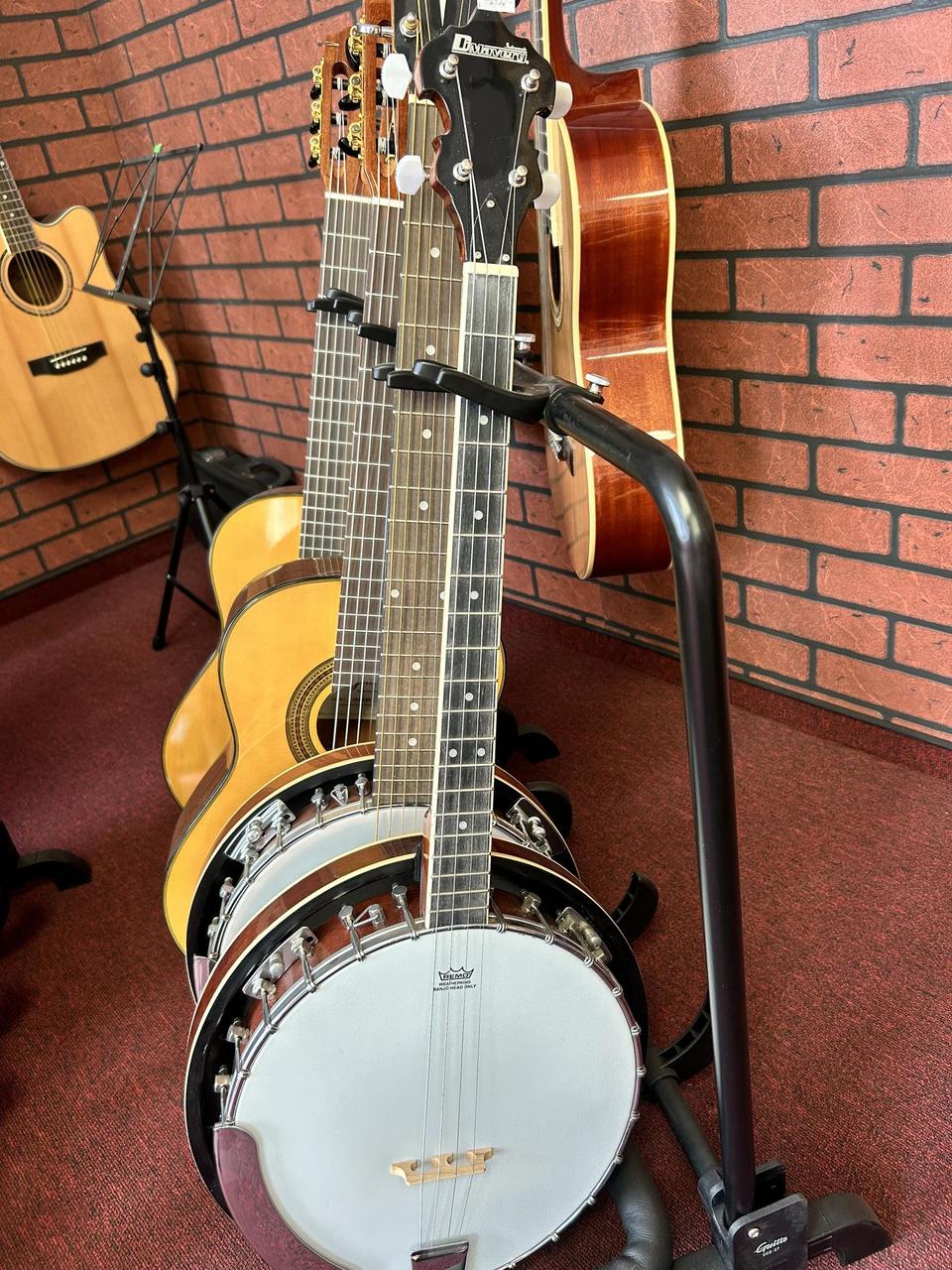 4 strunné banjo Dimavery