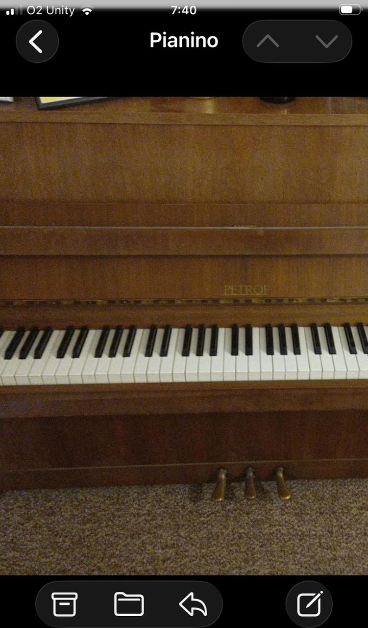 Pianino Petrof
