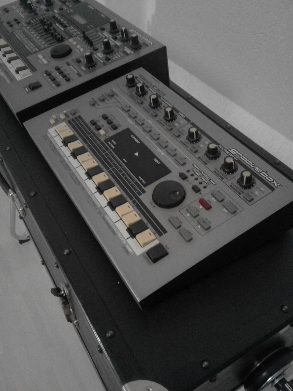 roland groove boxes on Roland Mc 303 Groovebox