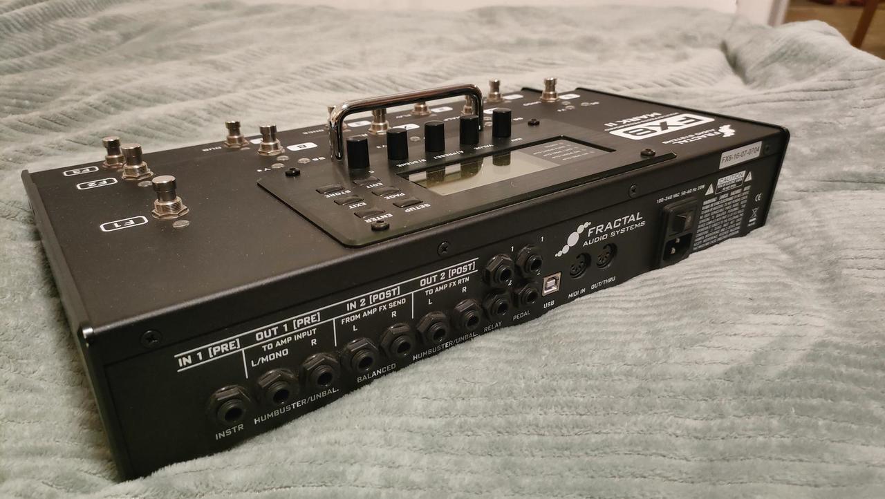 NABÍZÍM Fractal Audio FX8 Mark II Multi-Effect Processor Fractal 